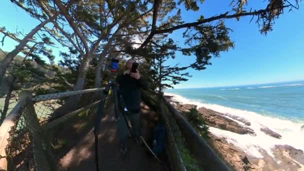 Photographer Takes Pictures Oregon Coast — Stock Video