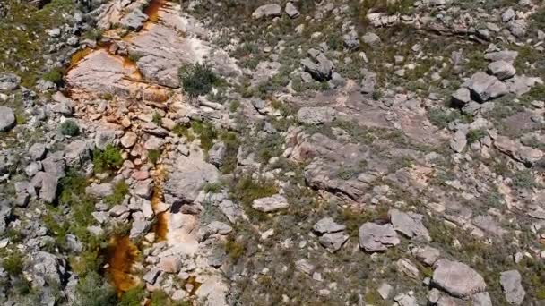 Piscinas Roca Arroyo Montaña — Vídeo de stock