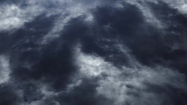 POV gök gürültülü kara bulutlu 4K