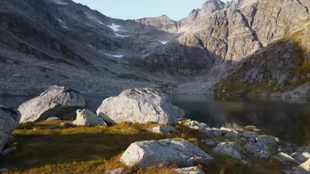 Oddělení Jezera Horách Severním Norsku — Stock video