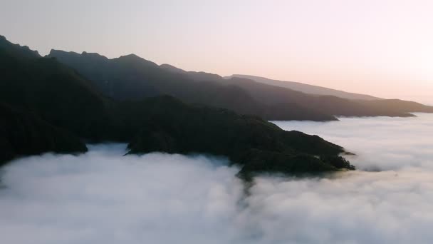 Montañas Madeira Altas Sobre Cielo Con Mar Nubes Atardecer Plano — Vídeos de Stock