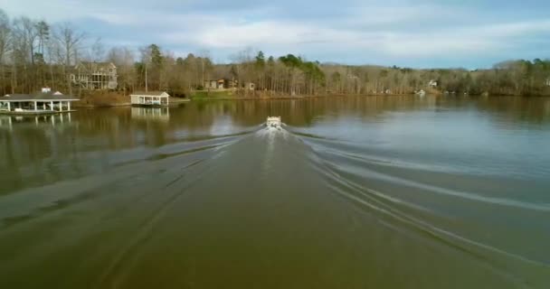 Hermoso Lago Casas Con Barco Carolina Del Norte — Vídeo de stock