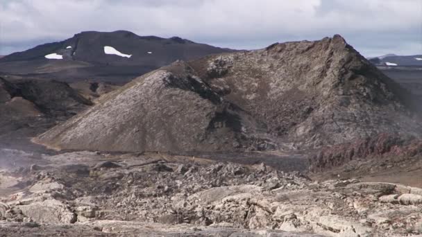 Vulkankrater Auf Island Mit Lavafeld Davor Lava Ist Erstarrt Aber — Stockvideo