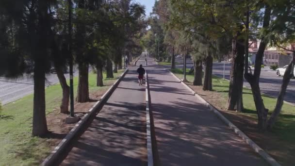 Langzame Beweging Van Een Man Joggen — Stockvideo