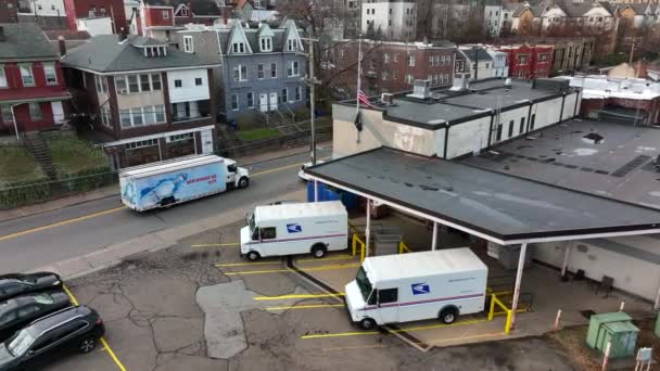 Camiones Correo Muelle Oficina Postal Transporte Entrega Paquetes Usps Vista — Vídeos de Stock