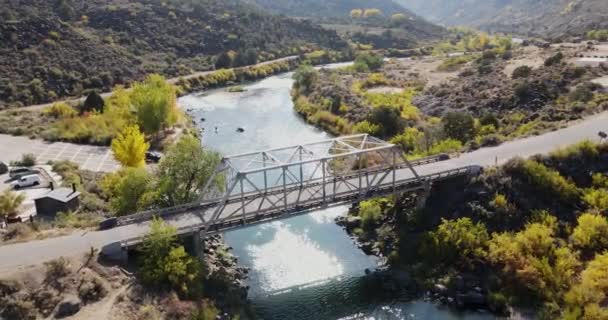 Broen Mellom Santa Taos New Mexico Antikk Stål Videovisning Droner – stockvideo
