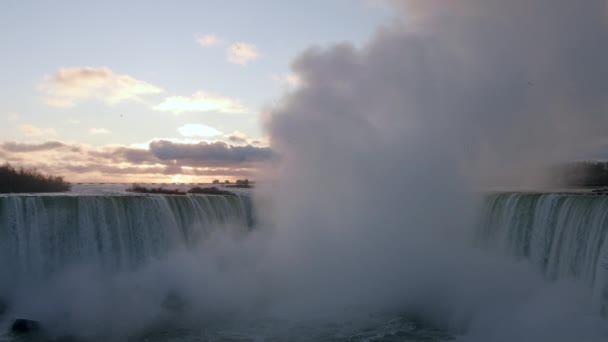 Una Vista Grandangolare Delle Cascate Del Niagara Durante Alba — Video Stock