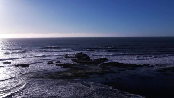 Drone Push Rock Formation Low Tide Waves Breaking Tide Pools — Stock Video