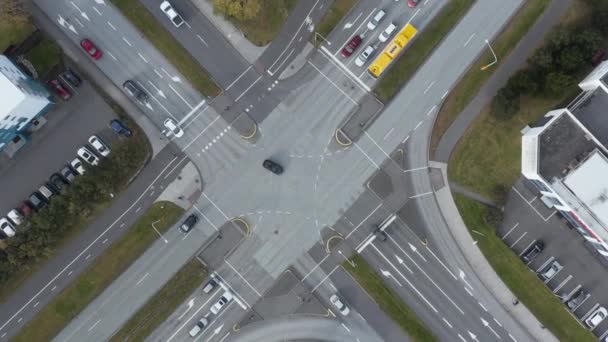 Straßenkreuzung Der Hauptstadt Reykjavik Kreuzung Haleitisbraut Und Kringlumyrarbraut Von Oben — Stockvideo