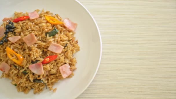 Presunto Arroz Frito Com Ervas Especiarias Estilo Comida Asiática — Vídeo de Stock