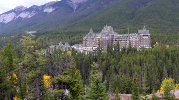 Vedere Maiestuosul Hotel Fairmont Banff Springs Alberta Canada — Videoclip de stoc