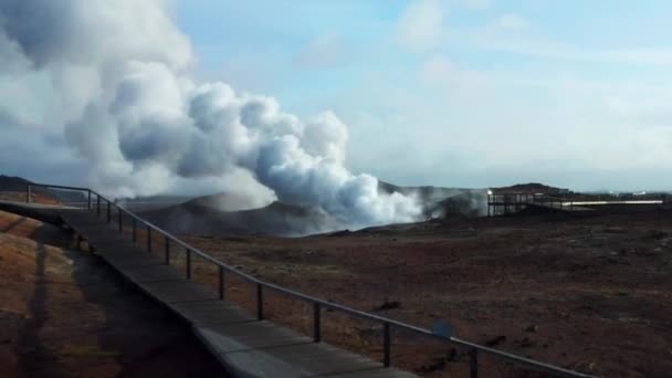 Gunnuhver Geothermal Área Geyser Islandia Tiro Aéreo Con Dron — Vídeos de Stock