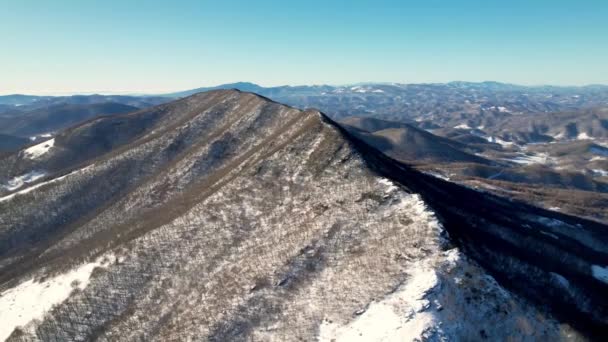 Extracción Aérea Largo Cresta Pico Serpiente Montaña Cerca Boone Carolina — Vídeos de Stock