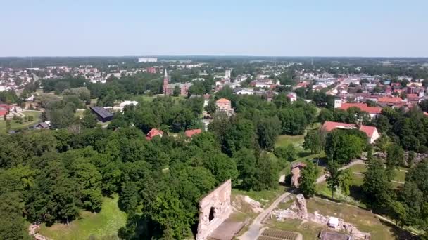 Flygdrönare Klipp Liten Stad Viljandi Sett Utifrån Lossimgi Estland — Stockvideo