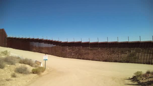 Valla Fronteriza Que Divide Estados Unidos México California Rural Tiro — Vídeos de Stock