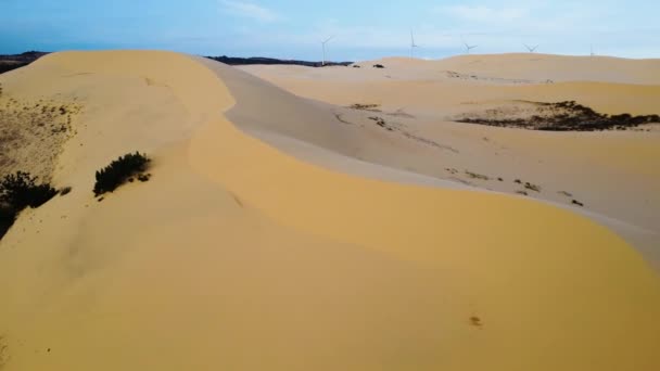 Zoom Aéreo Fotos Dunas Areia Branca Mui Vietnã Dos Destinos — Vídeo de Stock