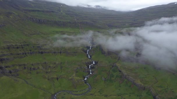 Повітряне Зледеніння Прекрасних Водоспадів Сімох Тір Ісландії Під Час Хмарного — стокове відео