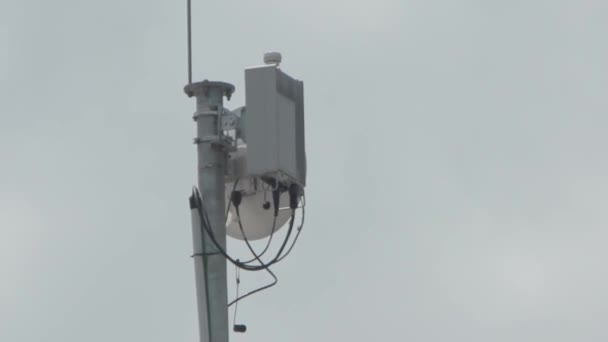 Close Shot Signal Tower Mobile Phone Antenna Cloudy Sky — Stock Video