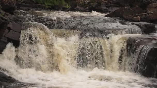 Cinematografische Opname Van Stromend Water Watervallen — Stockvideo