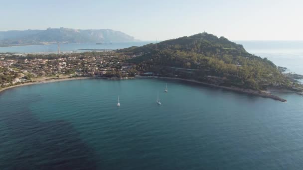 Vista Aérea Costa Este Cerdeña Dron Acercándose Bahía Marítima Con — Vídeos de Stock