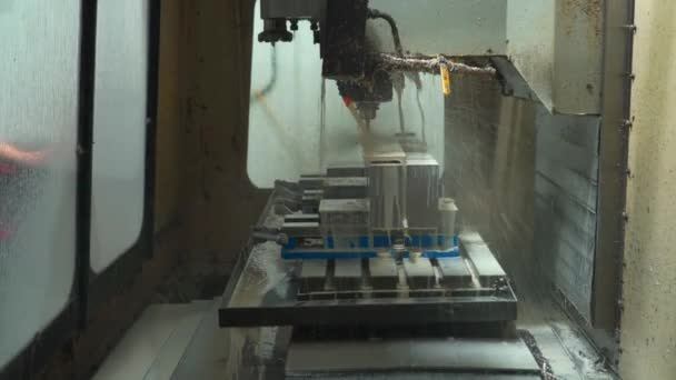 Industrial Cnc Machine Engraving Metal Dengan Drill Bit Interior View — Stok Video