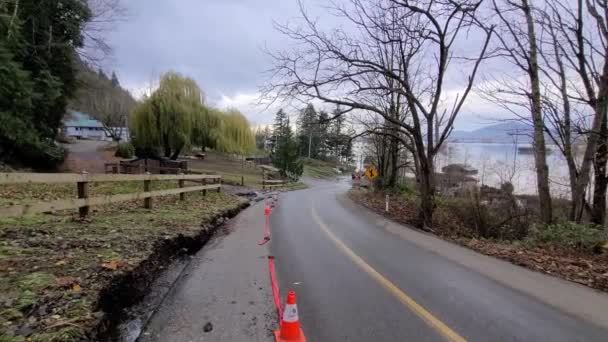 Caminhando Longo Estrada Abbotsford Após Uma Grave Inundação — Vídeo de Stock