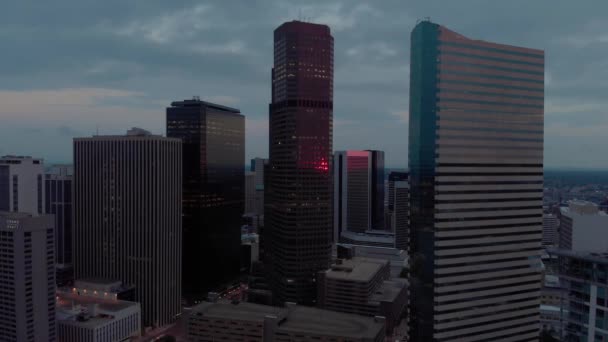 Ascensão Aérea Madrugada Épica Sobre Centro Denver Horizonte Com Reflexos — Vídeo de Stock