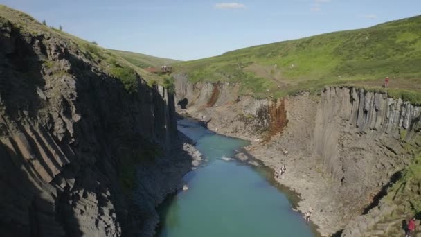 Stulagil Canyon Mit Einzigartiger Vulkanischer Basaltsäule Island Rückzug Aus Der — Stockvideo
