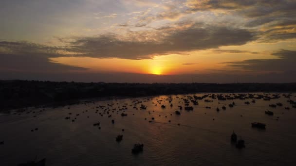 Tidig Morgon Scen Silhuett Båtar Till Havs Vietnam Flygplan Som — Stockvideo