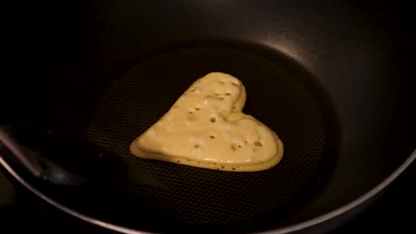 Making Pancake Shapes Heart Flip Reveal — Stock Video