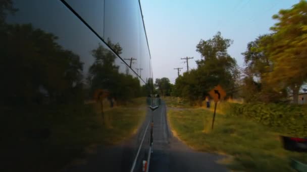 Seitenansicht Eines Linienbusses Shuttles Oder Schulbusses Auf Dem Die Straße — Stockvideo