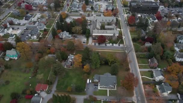 토우슨 메릴랜드 Aerial View Residential Neighborhood Downtown Buildings Autumn Season — 비디오