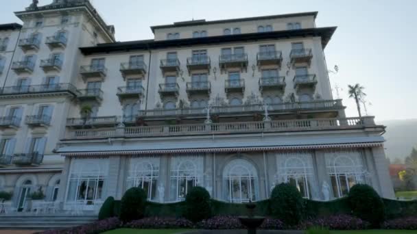 Dolly Bejáratánál Luxus Grand Hotel Des Iles Borromees Stresa Olaszország — Stock videók