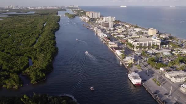 Luftaufnahme Von Booten Auf Dem Stranahan River Sonnigen Florida Neigung — Stockvideo