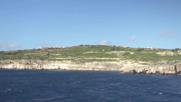 Navegando Mar Mediterrâneo Azul Profundo Dia Ensolarado Malta — Vídeo de Stock