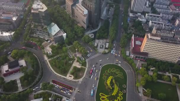 Nanjing City Centre Drukke Crossing Hoge Wolkenkrabbers — Stockvideo