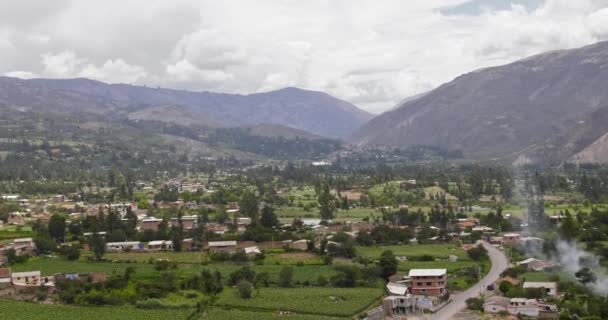 Andes Valley Farmland Smoke Yungay Ancash Peru — Vídeo de stock