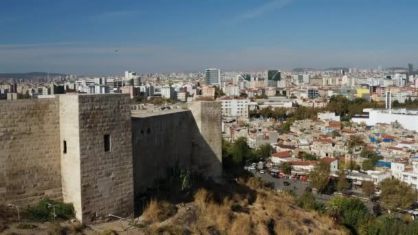 土耳其的Gaziantep城堡和城市景观 无人驾驶飞机射击 — 图库视频影像