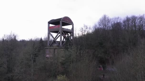 Tiro Aéreo Uma Fábrica Aço Abandonada Uma Floresta Normandy — Vídeo de Stock