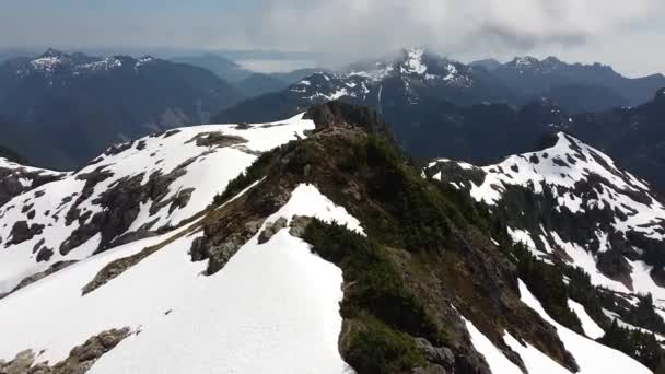 Góra Aerial Mount 5040 Vancouver Island Kanada — Wideo stockowe