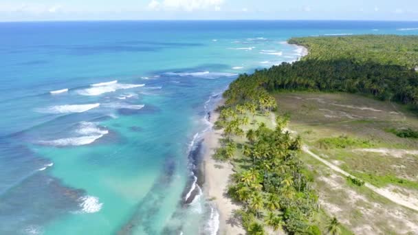 Colores Contrastados Bahía Esmeralda Miches República Dominicana Avance Aéreo — Vídeos de Stock