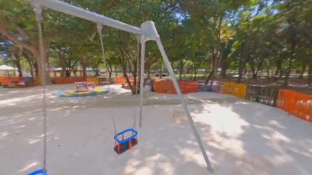 Luchtfoto Fpv Drone Vliegen Verlaten Kinderen Speeltuin Mirador Sur Santo — Stockvideo