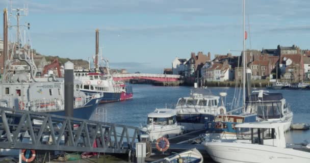 Whitby Harbour North York Moors Static Shot Early Morning Sunshine — Vídeos de Stock