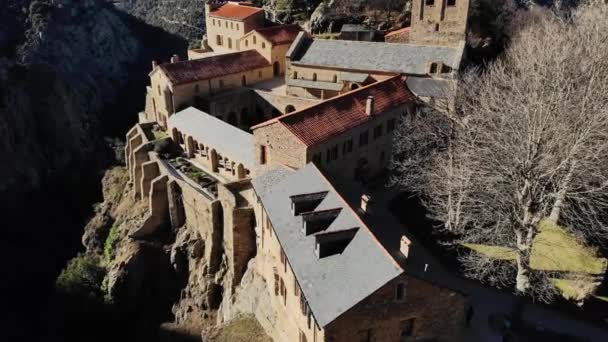 Antenn Kloster Talet Klippa Södra Frankrike — Stockvideo