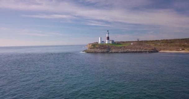 Malowniczy Widok Lotu Ptaka Kierunku Latarni Morskiej Montauk Point East — Wideo stockowe