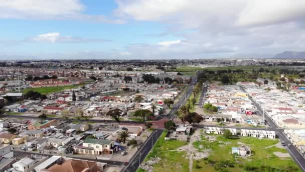 Una Vista Aérea Suburbio Fuera Ciudad Del Cabo Sudáfrica Llamado — Vídeo de stock
