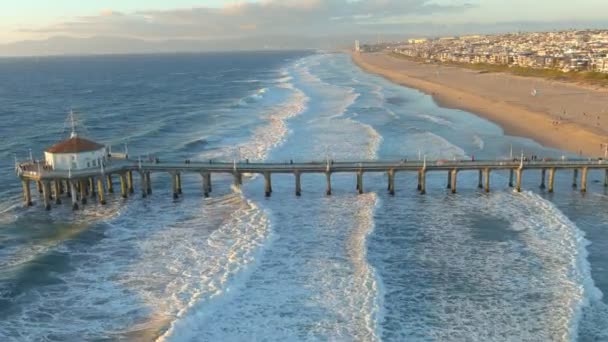 Manhattan Beach Pier Fly Sunset California Ocean — 비디오