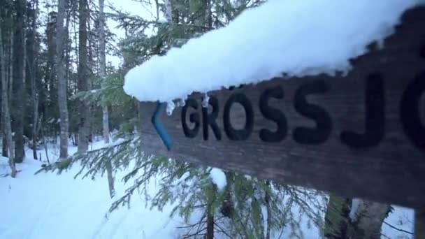 Podpis Zobrazující Další Národní Park Švédsku — Stock video