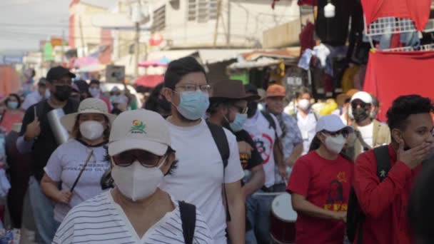 Сальвадорцы Выходят Улицу Мирно Протестовать Против Нынешнего Правительства Наиба Букеле — стоковое видео