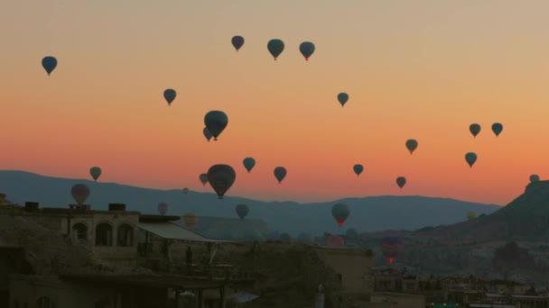 Гарячі Повітряні Кулі Піднімаються Каппадокії Туреччина — стокове відео